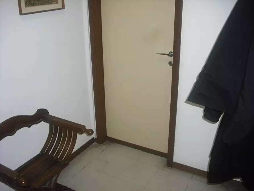 Immagine 2 di Ufficio in affitto  a Pontedera