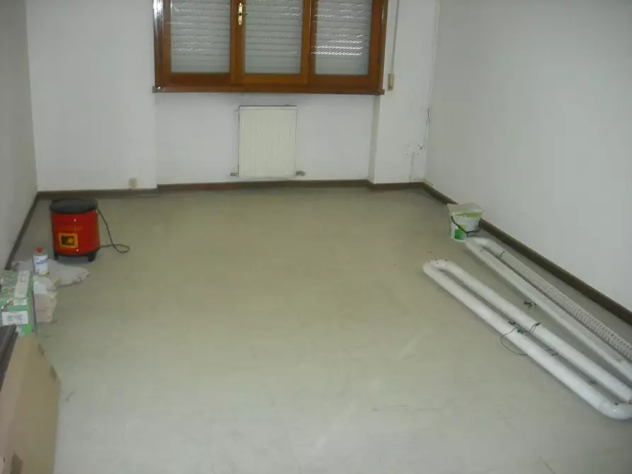 Immagine 3 di Ufficio in affitto  a Pontedera