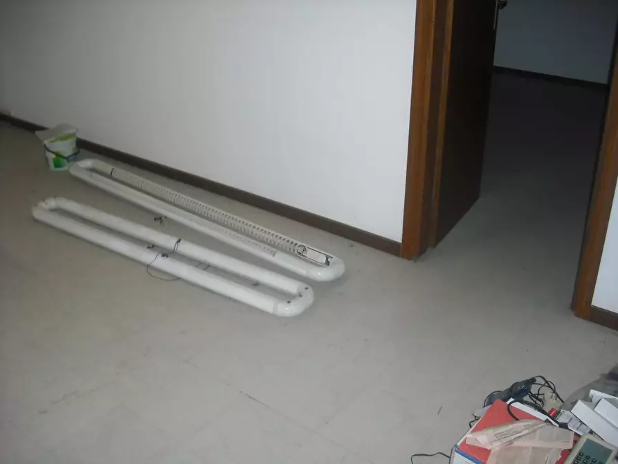 Immagine 5 di Ufficio in affitto  a Pontedera