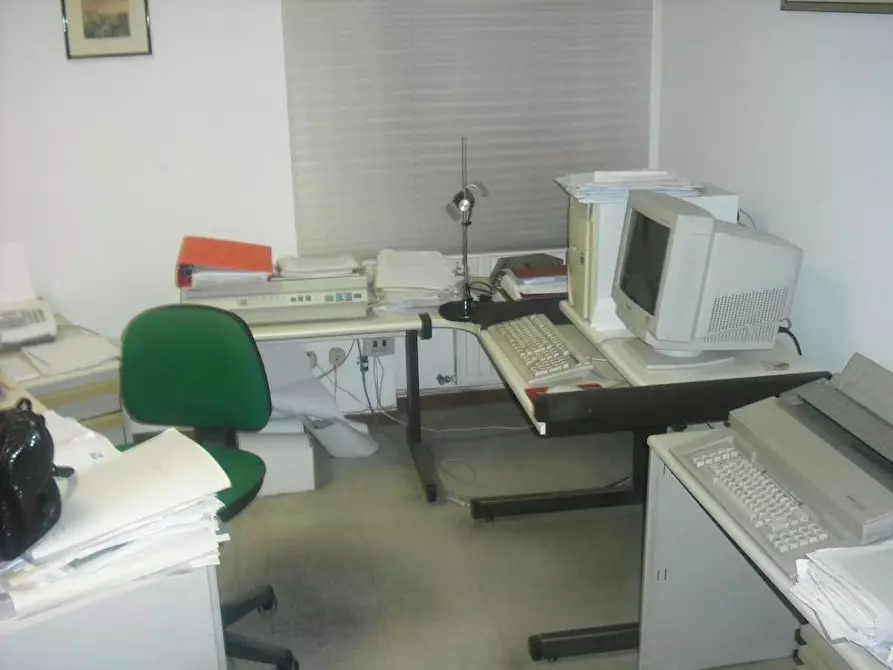 Immagine 8 di Ufficio in affitto  a Pontedera