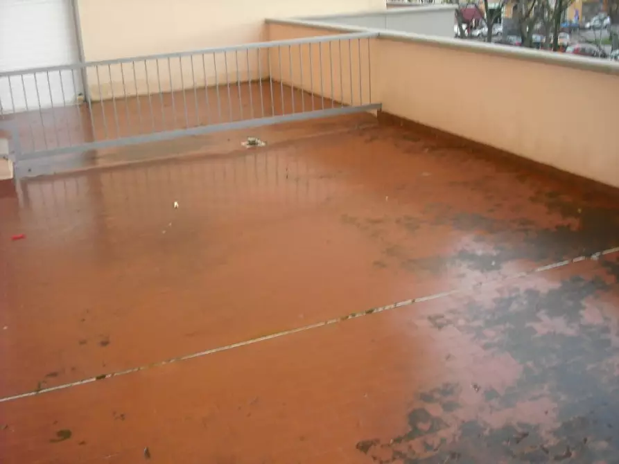 Immagine 14 di Ufficio in affitto  a Pontedera