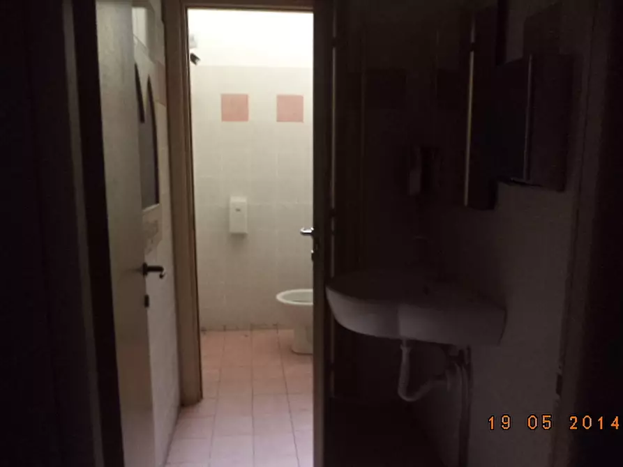 Immagine 3 di Attività commerciale in affitto  in Via Lotti a Pontedera