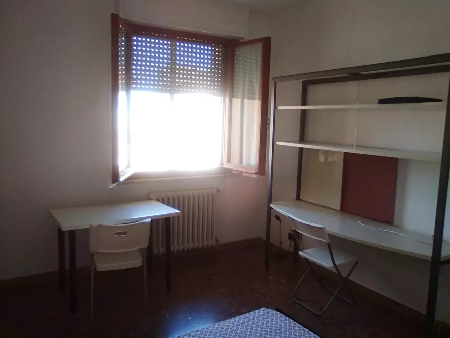 Immagine 2 di Camera in affitto  in via Po a Pisa