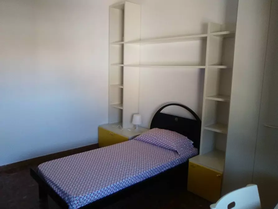 Immagine 4 di Camera in affitto  in via Po a Pisa