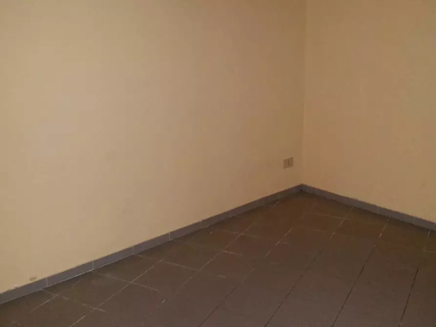 Immagine 3 di Attività commerciale in affitto  in Via Giuseppe Garibaldi a Pisa