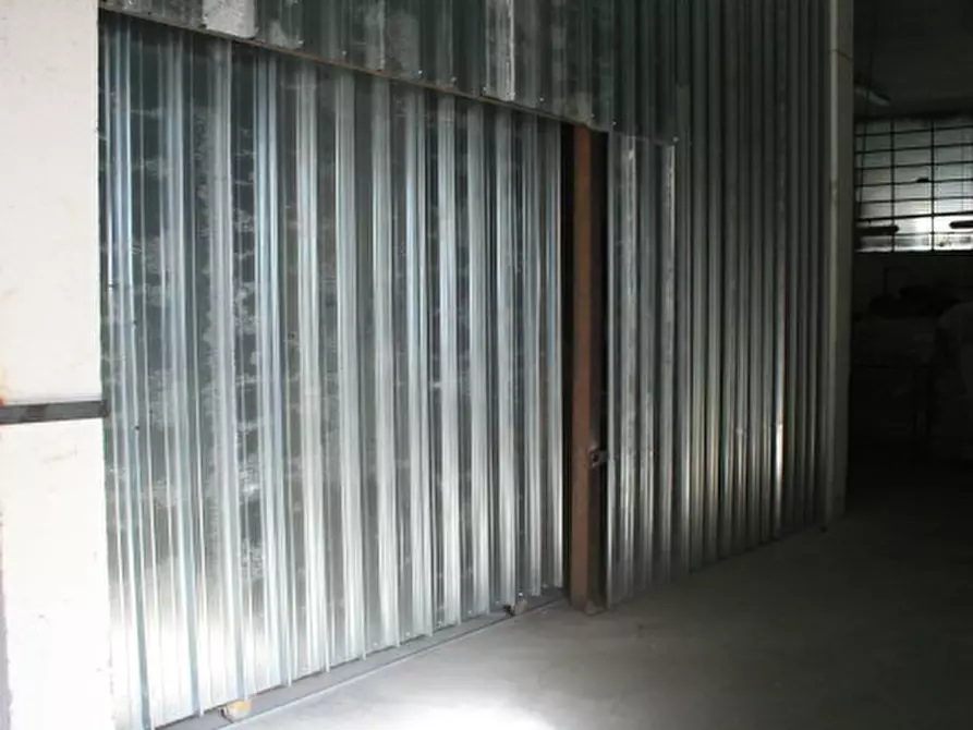 Immagine 2 di Attività commerciale in affitto  a Vicopisano