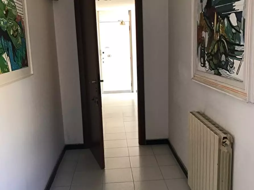 Immagine 5 di Ufficio in affitto  in Via Roma a Livorno