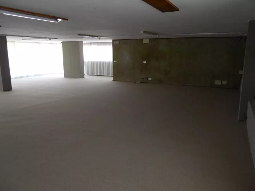 Immagine 14 di Attività commerciale in affitto  in via livornese a Casciana Terme Lari