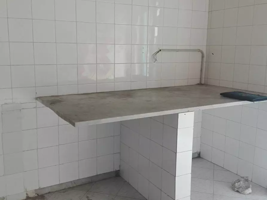 Immagine 2 di Attività commerciale in affitto  in Via possenti a Pisa