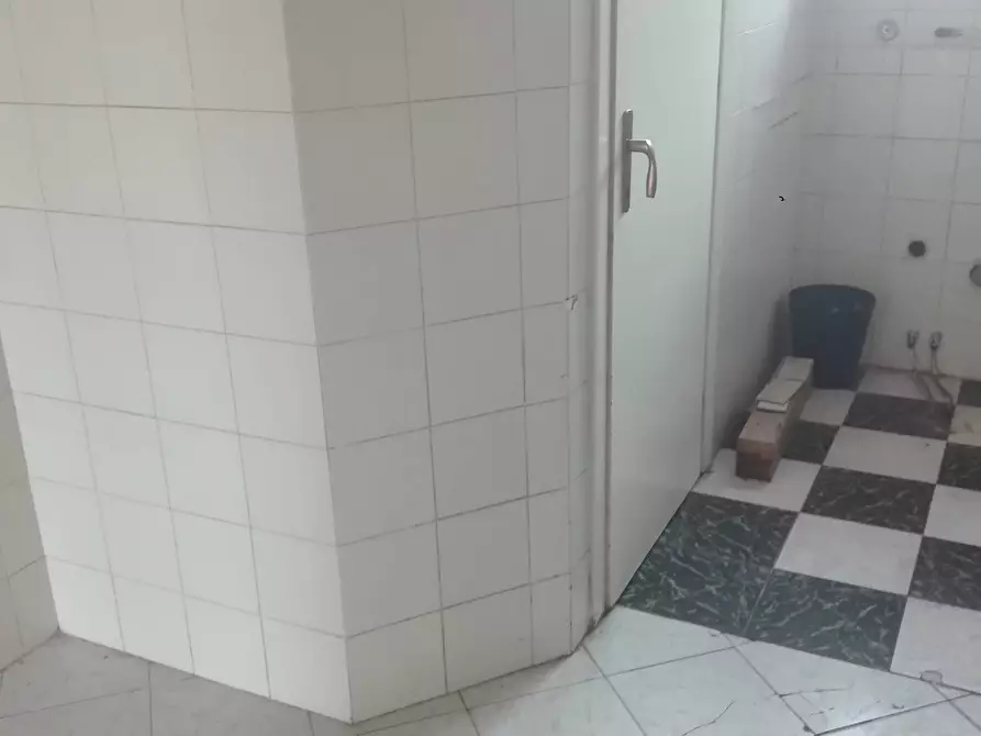 Immagine 6 di Attività commerciale in affitto  in Via possenti a Pisa