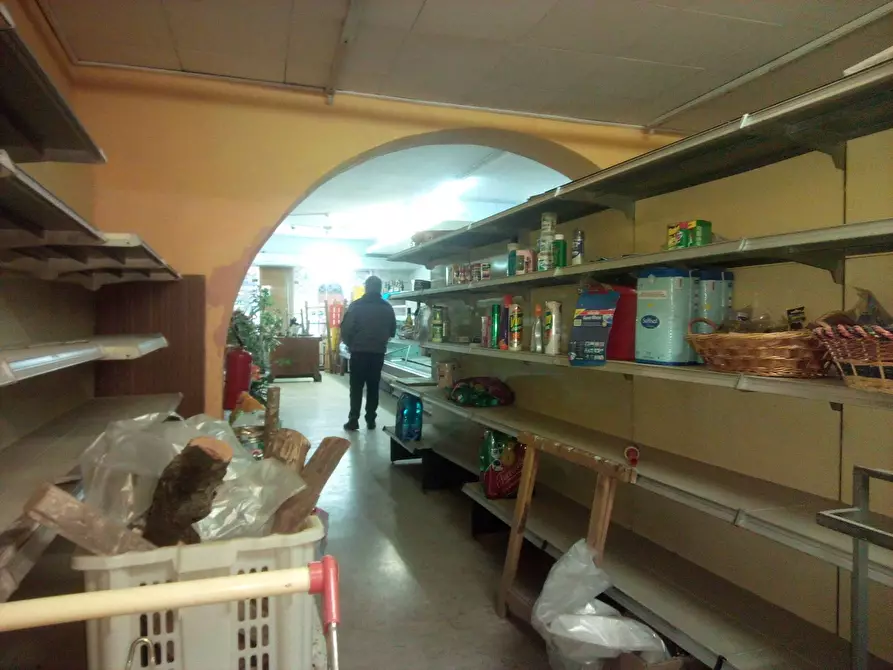 Immagine 6 di Attività commerciale in affitto  in via garibaldi a Ponsacco
