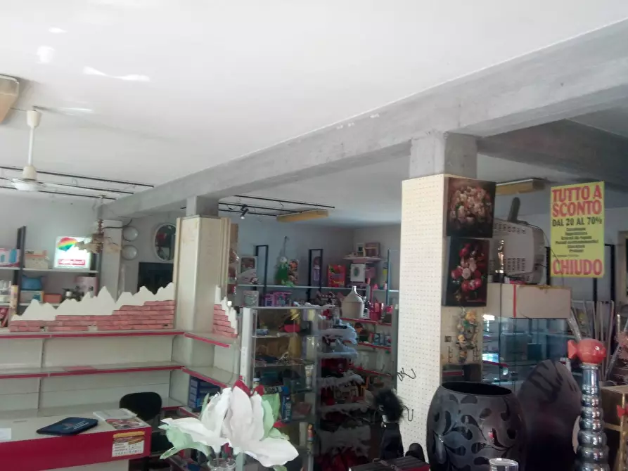 Immagine 5 di Attività commerciale in affitto  in VIA PINETE a Capannoli
