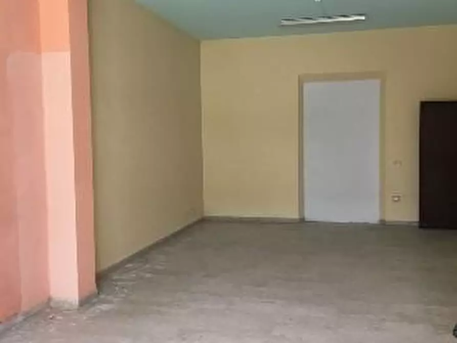 Immagine 1 di Attività commerciale in affitto  in via tosco romagnola a Cascina