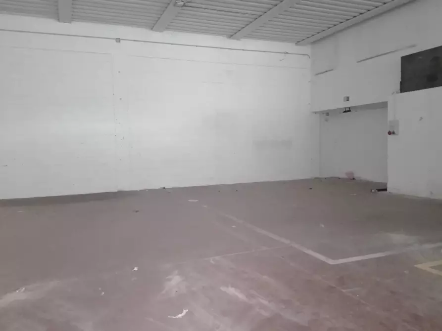 Immagine 6 di Attività commerciale in affitto  in via Fermi a Bientina