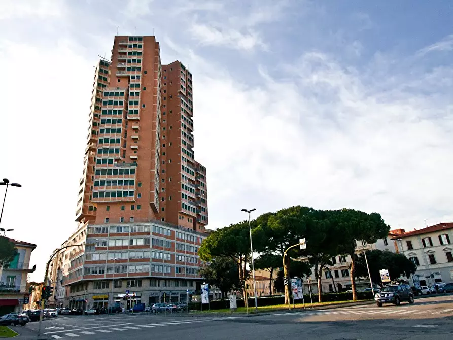 Immagine 1 di Attività commerciale in affitto  in via roma a Livorno