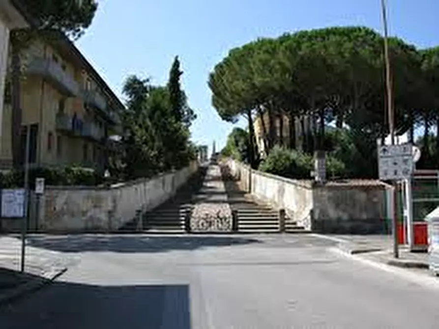 Immagine 1 di Attività commerciale in affitto  in Via Roma a Collesalvetti