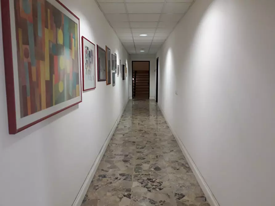 Immagine 1 di Ufficio in affitto  in toscoromagnola a Cascina