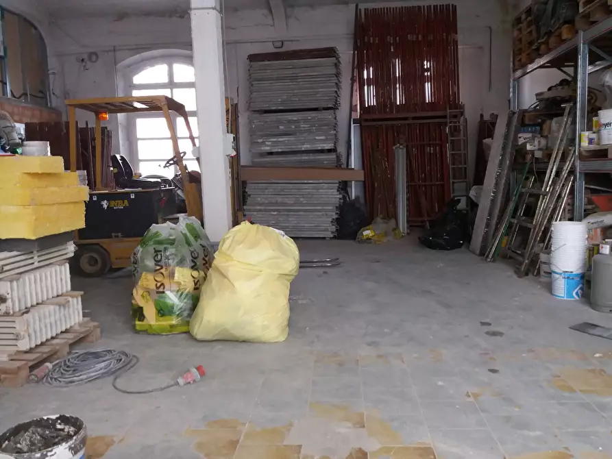 Immagine 4 di Attività commerciale in affitto  in via carducci a San Giuliano Terme