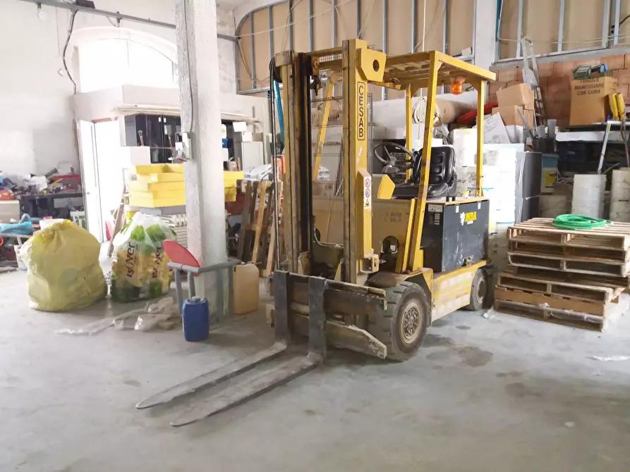 Immagine 10 di Attività commerciale in affitto  in via carducci a San Giuliano Terme