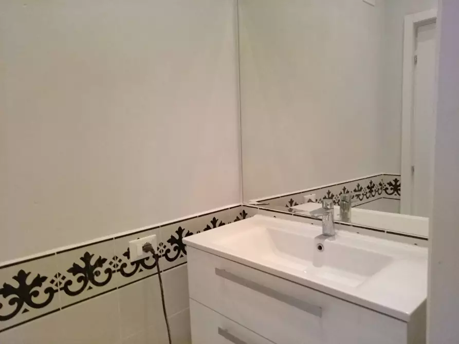 Immagine 7 di Ufficio in affitto  in Via Carlo Cattaneo a Pisa