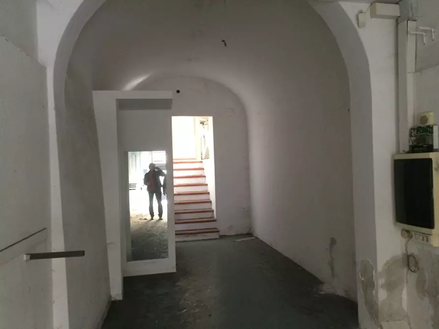Immagine 2 di Attività commerciale in affitto  in Via Carlo Cattaneo a Pisa