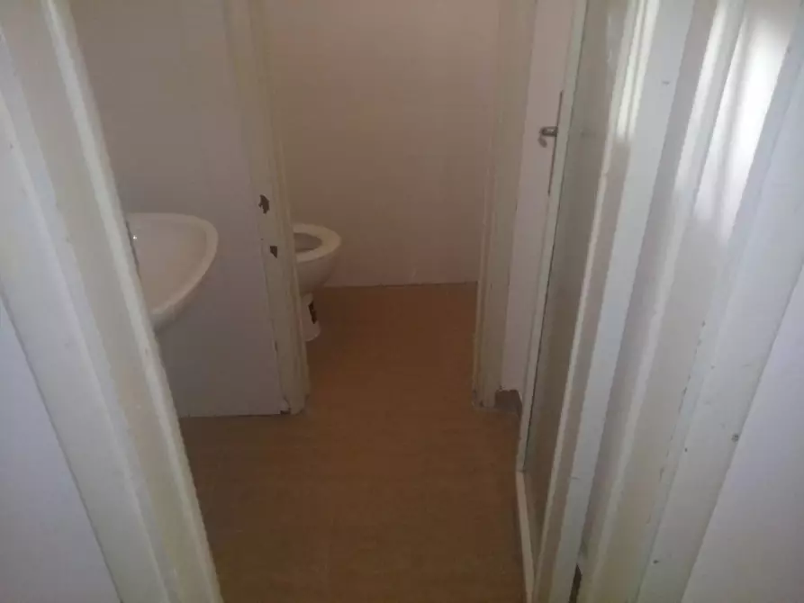 Immagine 4 di Attività commerciale in affitto  in Via Borgo Stretto a Pisa