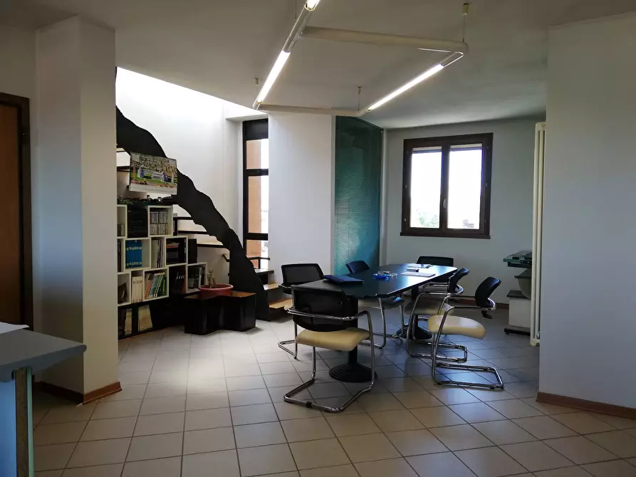 Immagine 4 di Ufficio in affitto  in via raffaello a Santa Croce Sull'arno