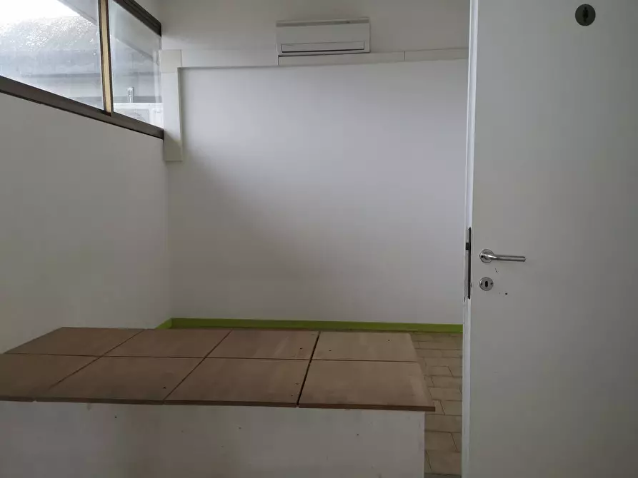 Immagine 9 di Attività commerciale in affitto  in via Tosco Romagnola a Calcinaia