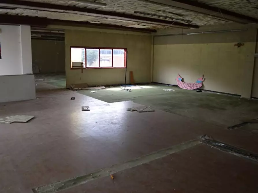 Immagine 6 di Attività commerciale in affitto  in via Barducci a Calcinaia