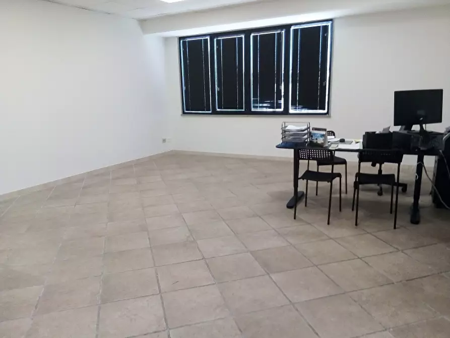 Immagine 7 di Ufficio in affitto  in Via Gian Battista Guarini a Livorno