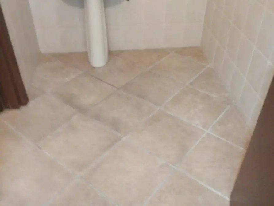 Immagine 17 di Ufficio in affitto  in Via Gian Battista Guarini a Livorno