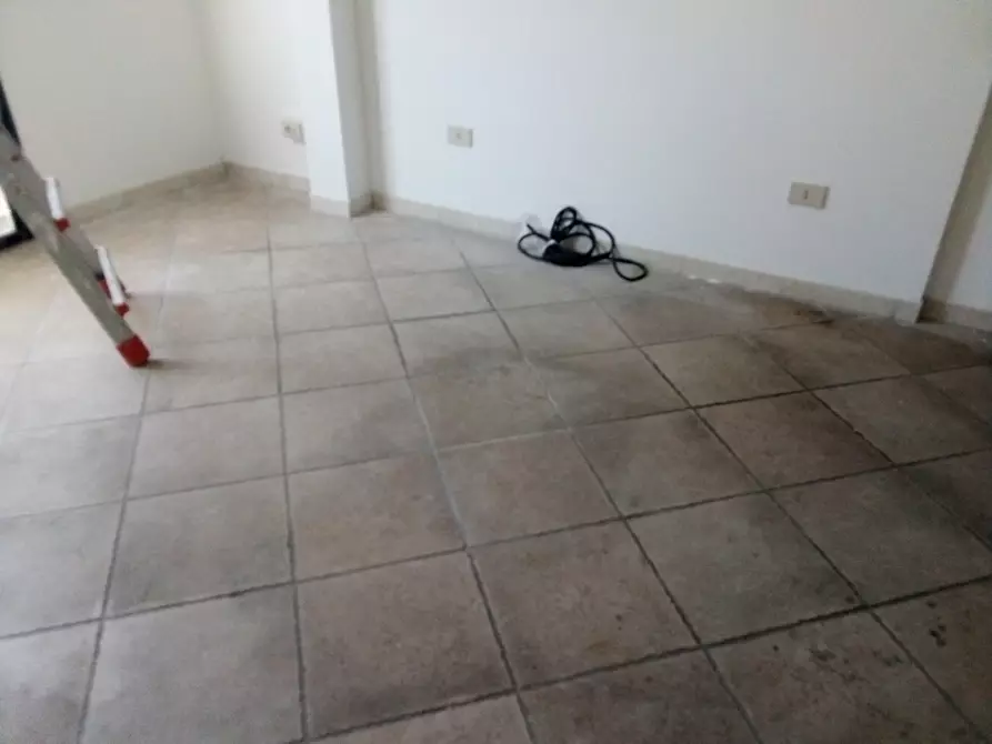 Immagine 10 di Ufficio in affitto  in Via Gian Battista Guarini a Livorno