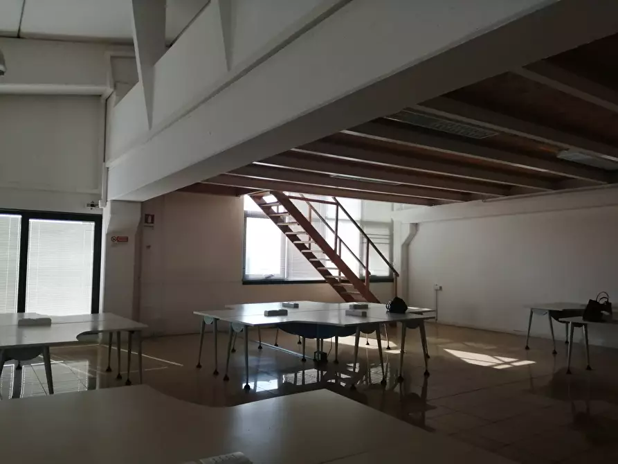Immagine 12 di Ufficio in affitto  in via praga a Ponsacco