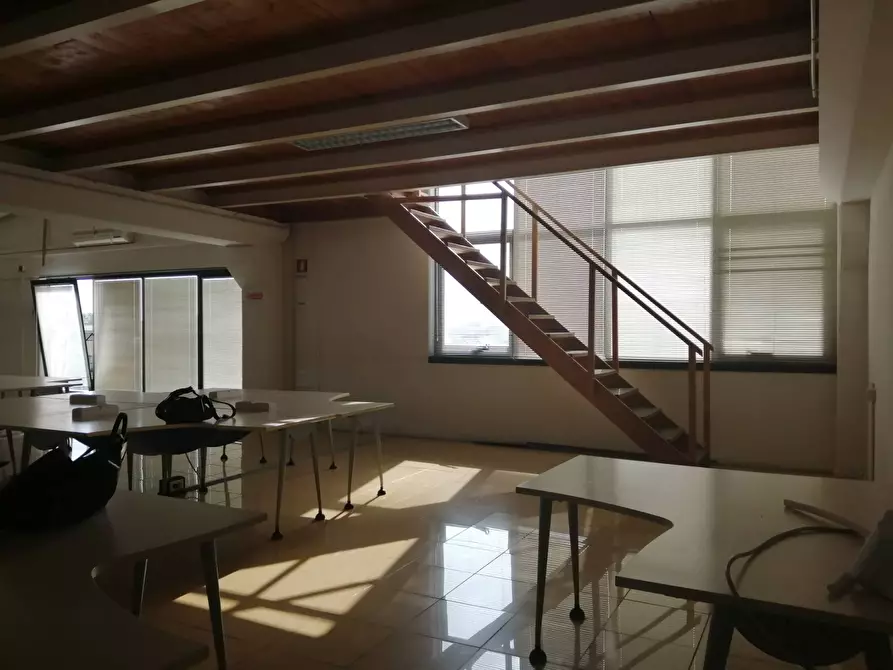 Immagine 13 di Ufficio in affitto  in via praga a Ponsacco