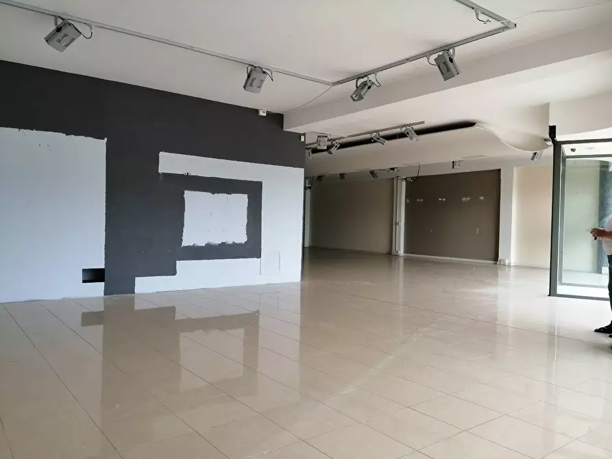 Immagine 7 di Attività commerciale in affitto  in via livornese est a Casciana Terme Lari