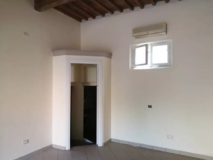 Immagine 4 di Attività commerciale in affitto  in via valdera a Ponsacco