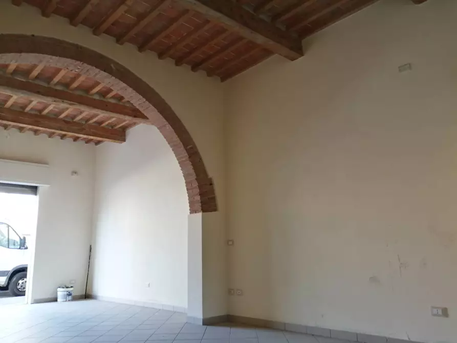 Immagine 6 di Attività commerciale in affitto  in via valdera a Ponsacco