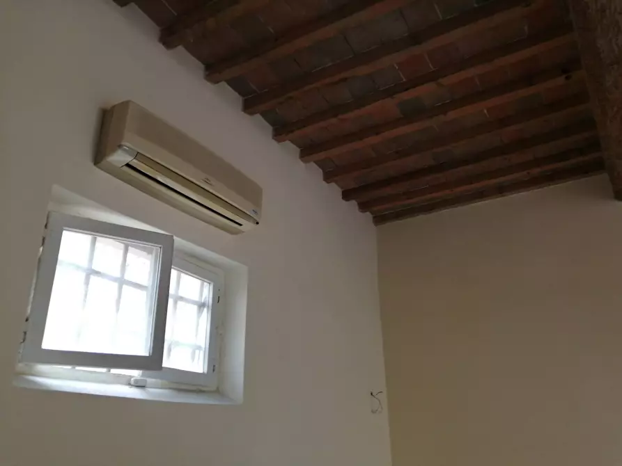 Immagine 7 di Attività commerciale in affitto  in via valdera a Ponsacco