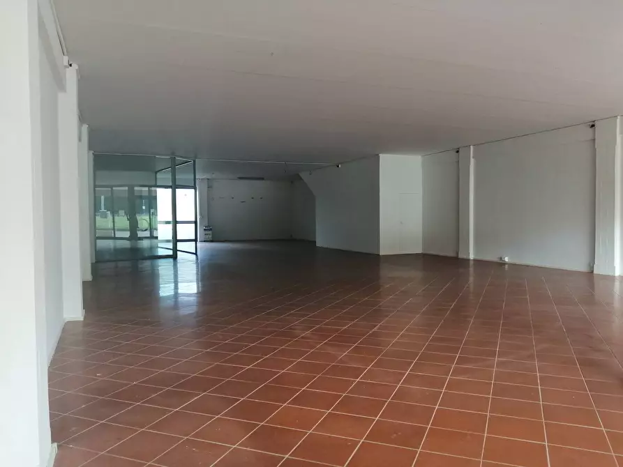 Immagine 4 di Attività commerciale in affitto  in via livornese est a Casciana Terme Lari