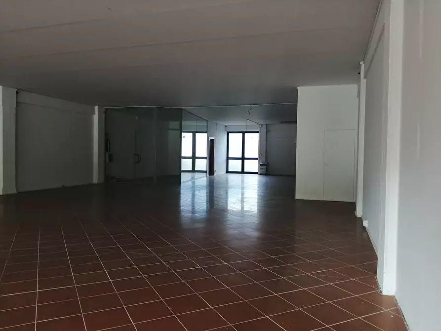Immagine 6 di Attività commerciale in affitto  in via livornese est a Casciana Terme Lari