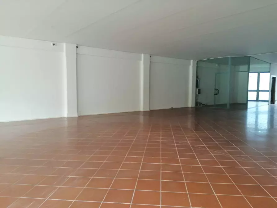 Immagine 7 di Attività commerciale in affitto  in via livornese est a Casciana Terme Lari
