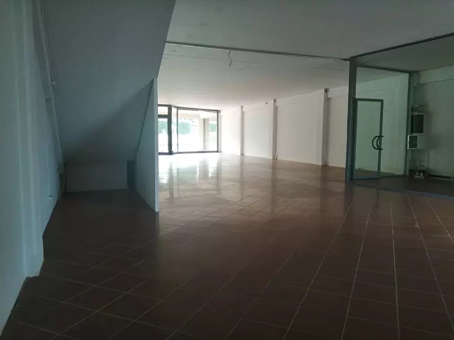 Immagine 10 di Attività commerciale in affitto  in via livornese est a Casciana Terme Lari