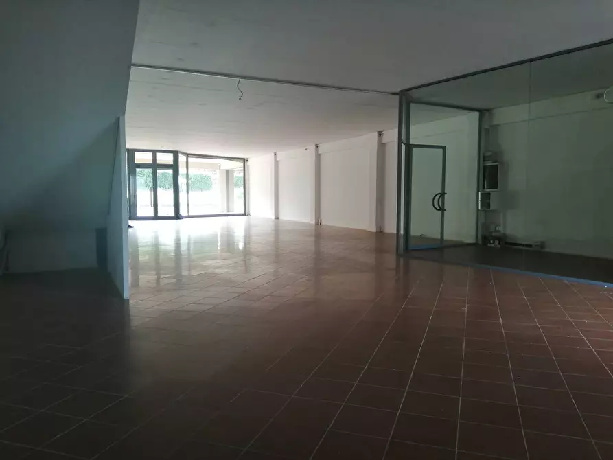 Immagine 15 di Attività commerciale in affitto  in via livornese est a Casciana Terme Lari