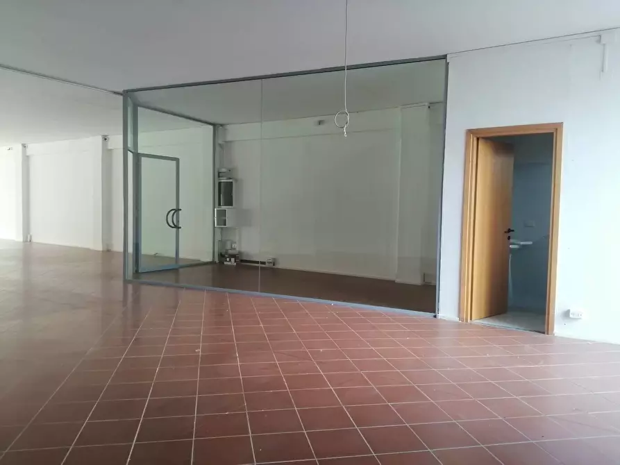 Immagine 16 di Attività commerciale in affitto  in via livornese est a Casciana Terme Lari