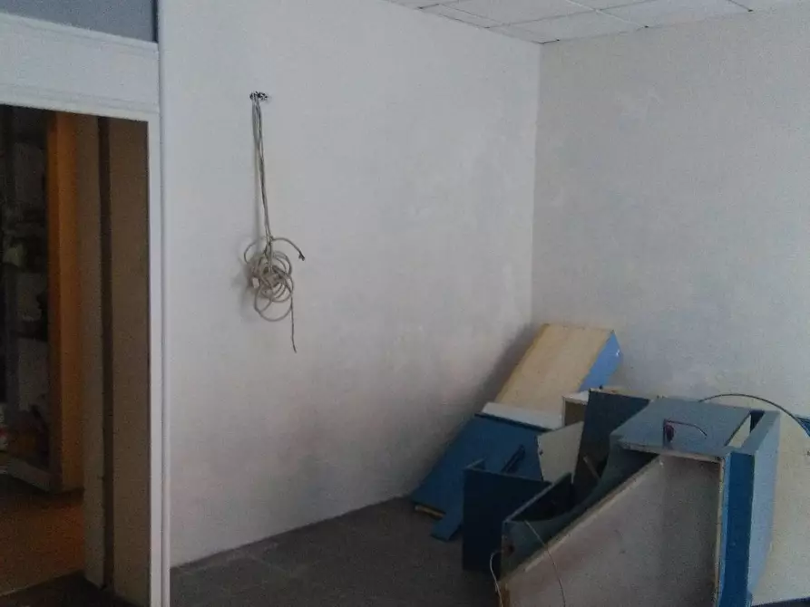 Immagine 3 di Attività commerciale in affitto  in Via delle Navi a Livorno