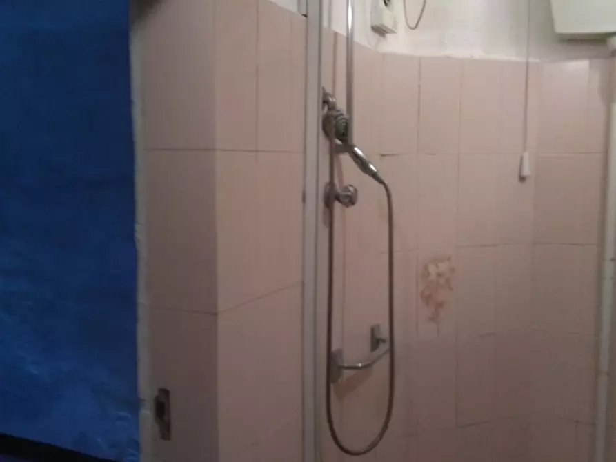 Immagine 8 di Attività commerciale in affitto  in Via delle Navi a Livorno