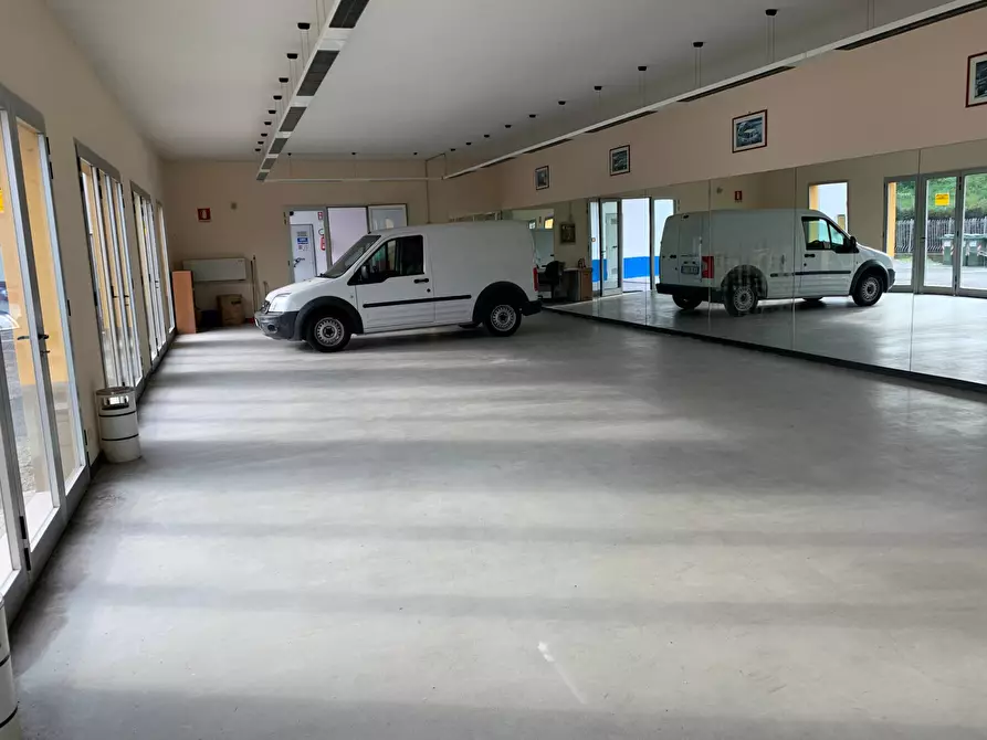 Immagine 5 di Attività commerciale in affitto  in via savonarola a Lucca