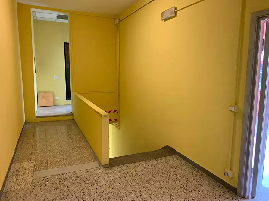Immagine 7 di Attività commerciale in affitto  in via savonarola a Lucca