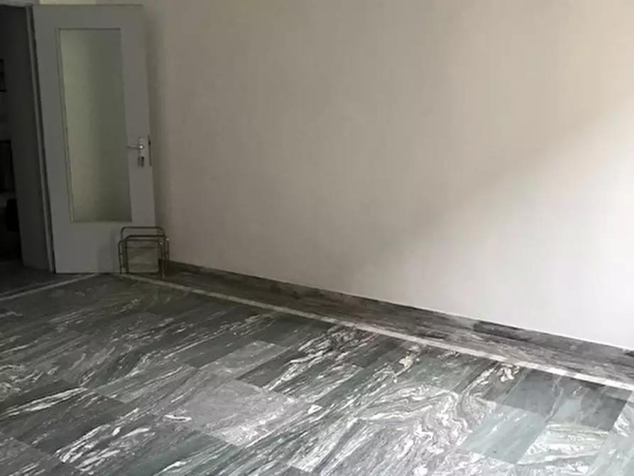 Immagine 3 di Ufficio in affitto  in Via Roma a Livorno