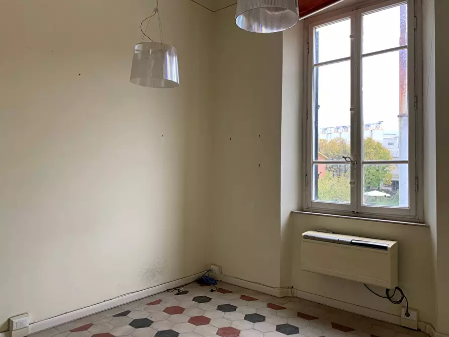 Immagine 2 di Ufficio in affitto  in via della stazione a Lucca